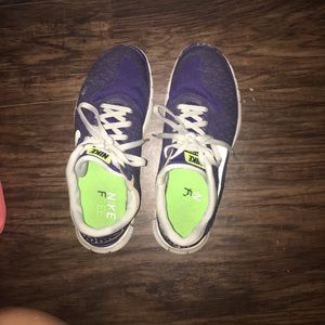 nike running shoes 4.0